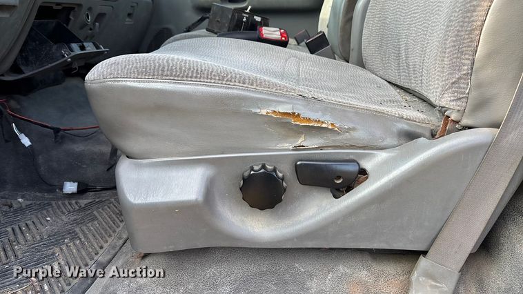 image for item FG1590 2006 Ford F550 truck cab and chassis