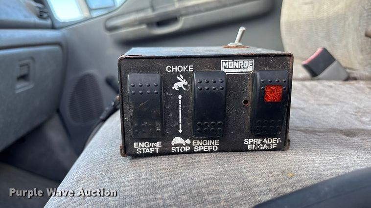 image for item FG1590 2006 Ford F550 truck cab and chassis