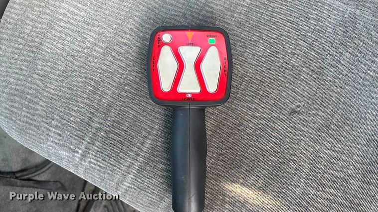 image for item FG1590 2006 Ford F550 truck cab and chassis