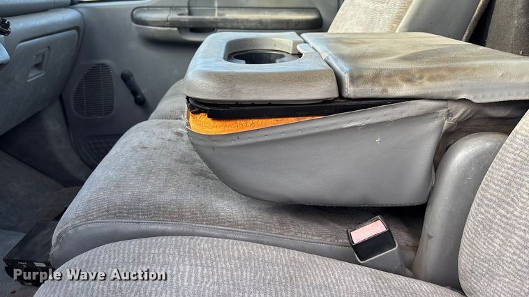 image for item FG1590 2006 Ford F550 truck cab and chassis