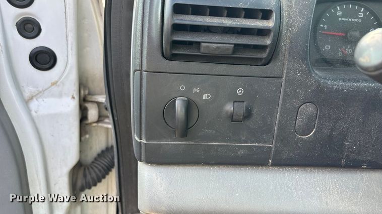 image for item FG1590 2006 Ford F550 truck cab and chassis