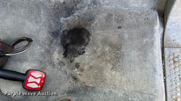 image for item FG1590 2006 Ford F550 truck cab and chassis