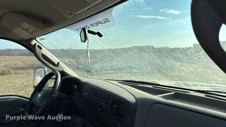 image for item FG1590 2006 Ford F550 truck cab and chassis