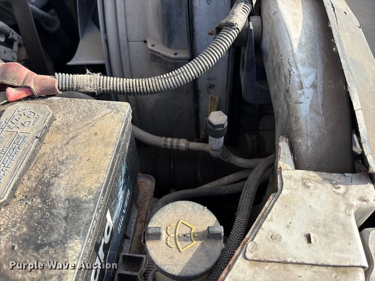 image for item FG1590 2006 Ford F550 truck cab and chassis