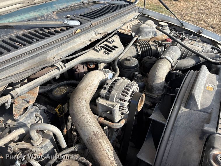 image for item FG1590 2006 Ford F550 truck cab and chassis