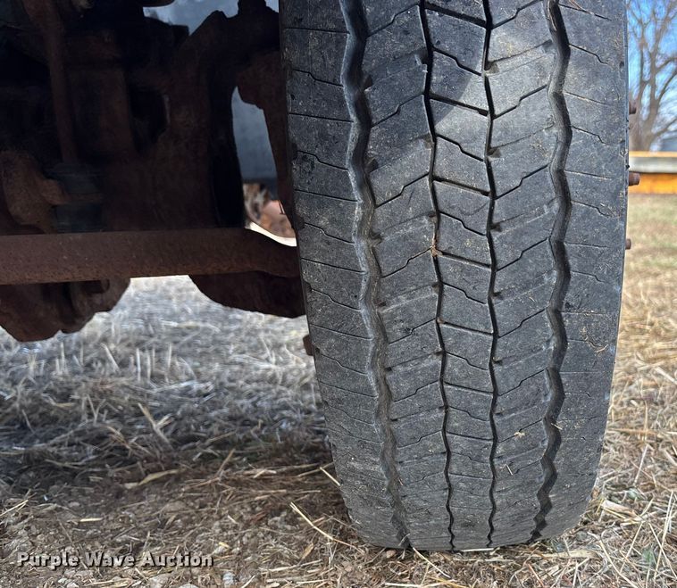 image for item FG1590 2006 Ford F550 truck cab and chassis