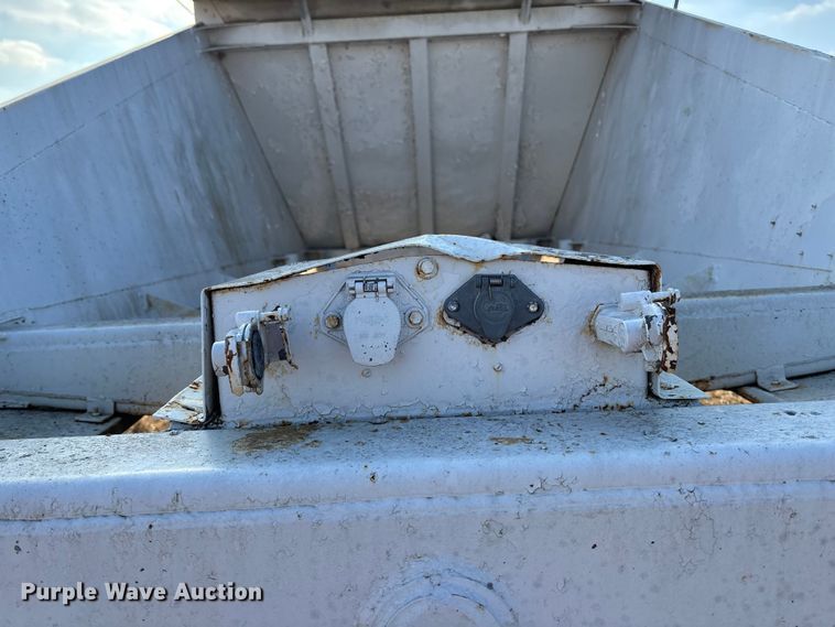 image for item FG1594 1995 Ranch bottom dump trailer