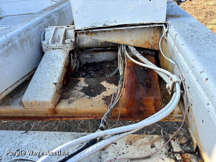 image for item FG1594 1995 Ranch bottom dump trailer