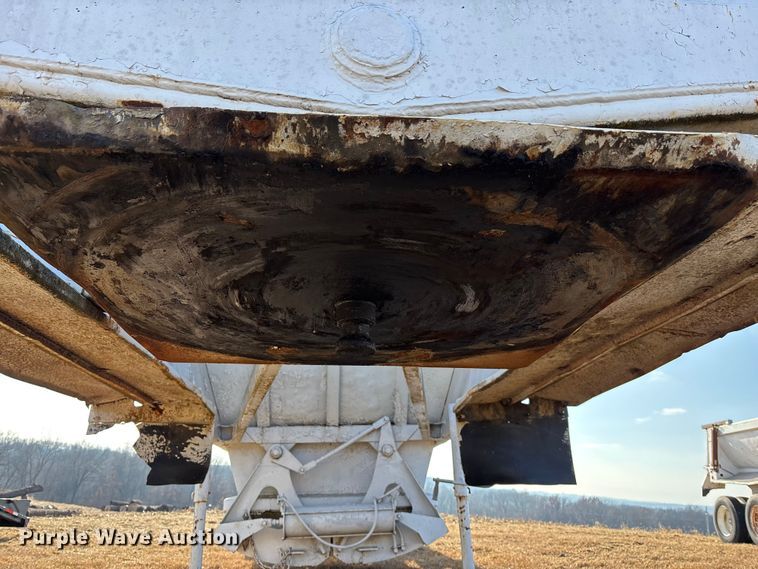 image for item FG1594 1995 Ranch bottom dump trailer