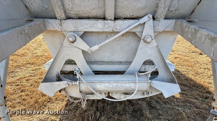 image for item FG1594 1995 Ranch bottom dump trailer