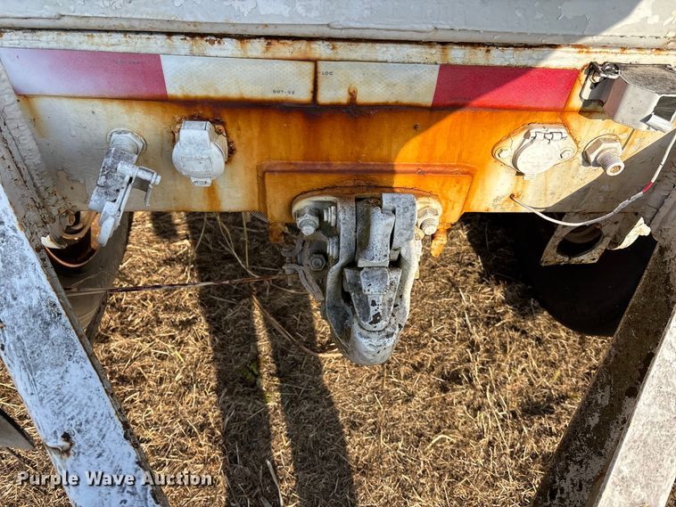 image for item FG1594 1995 Ranch bottom dump trailer