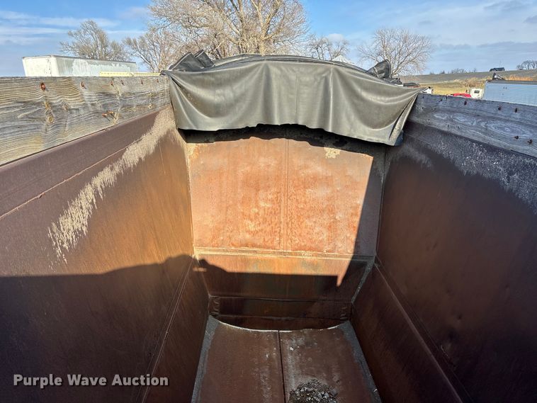 image for item FG1594 1995 Ranch bottom dump trailer