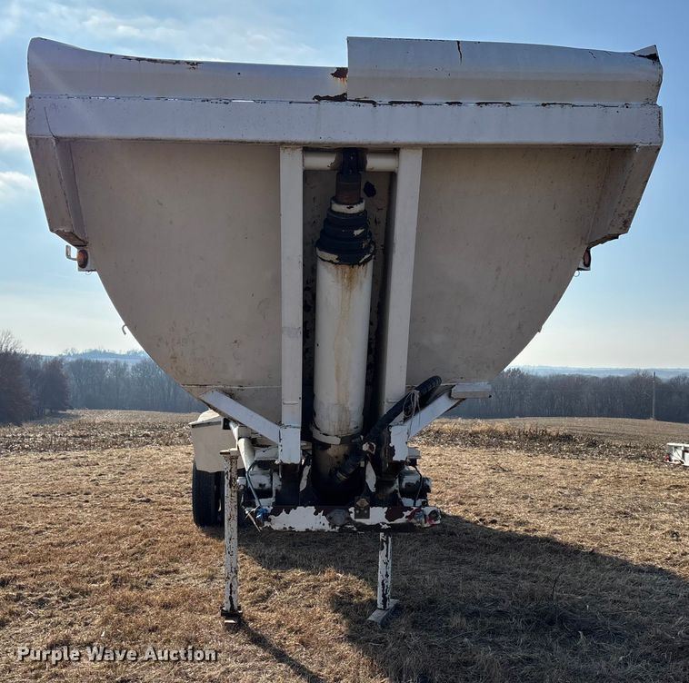 image for item FG1595 1990 Fruehauf DRXX – M2–30 end dump trailer