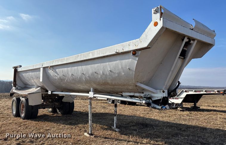 image for item FG1595 1990 Fruehauf DRXX – M2–30 end dump trailer
