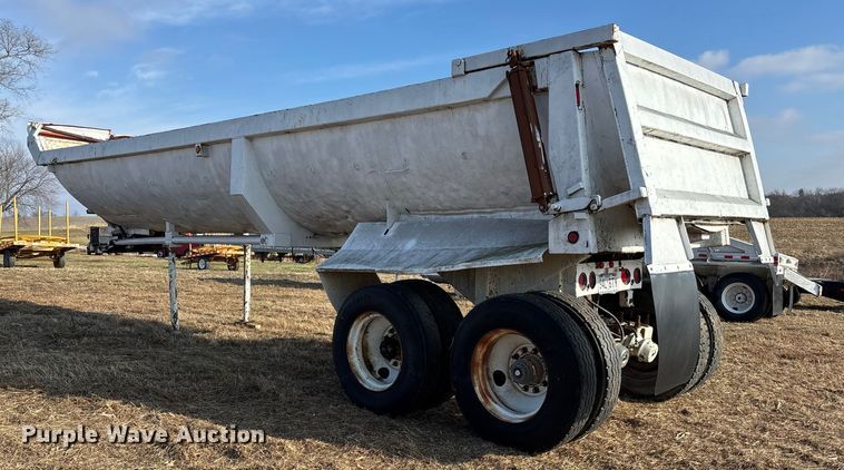 image for item FG1595 1990 Fruehauf DRXX – M2–30 end dump trailer