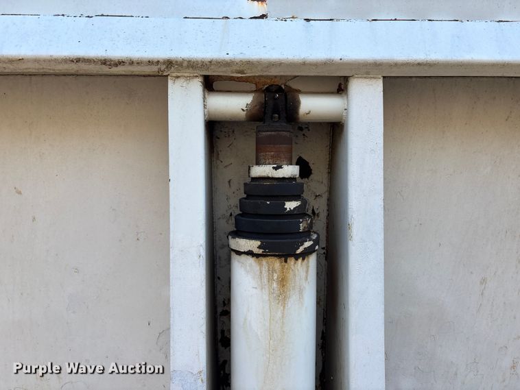 image for item FG1595 1990 Fruehauf DRXX – M2–30 end dump trailer