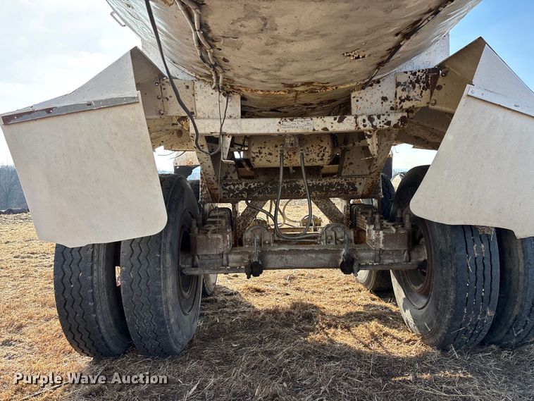 image for item FG1595 1990 Fruehauf DRXX – M2–30 end dump trailer