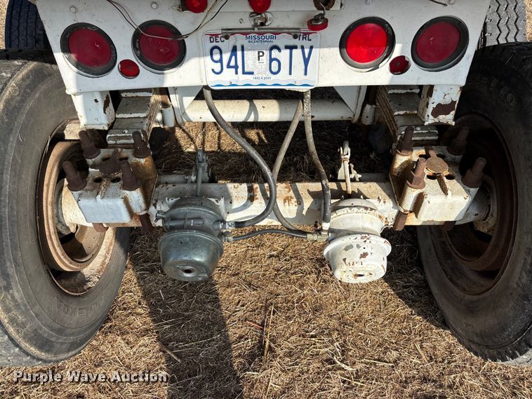 image for item FG1595 1990 Fruehauf DRXX – M2–30 end dump trailer