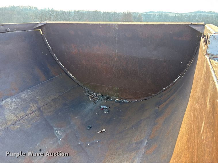 image for item FG1595 1990 Fruehauf DRXX – M2–30 end dump trailer