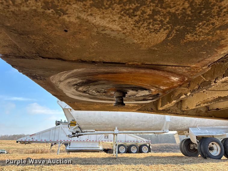 image for item FG1596 1980 Util drop deck equipment trailer