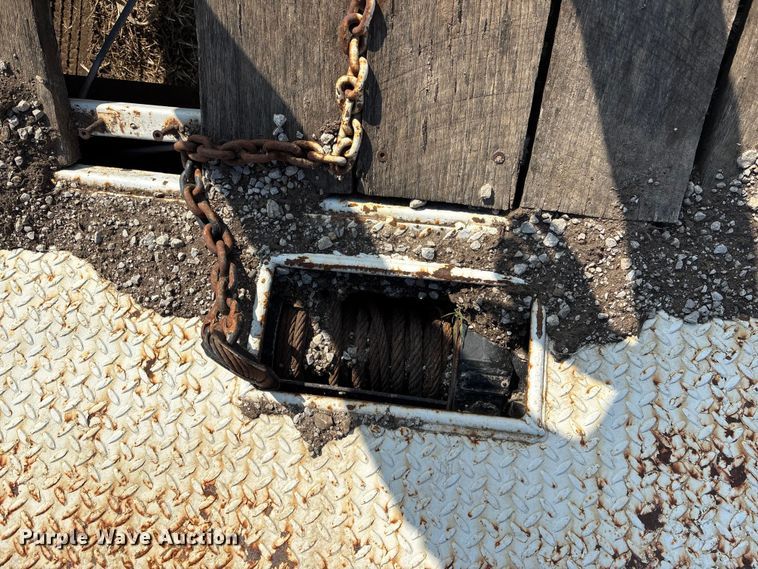 image for item FG1596 1980 Util drop deck equipment trailer