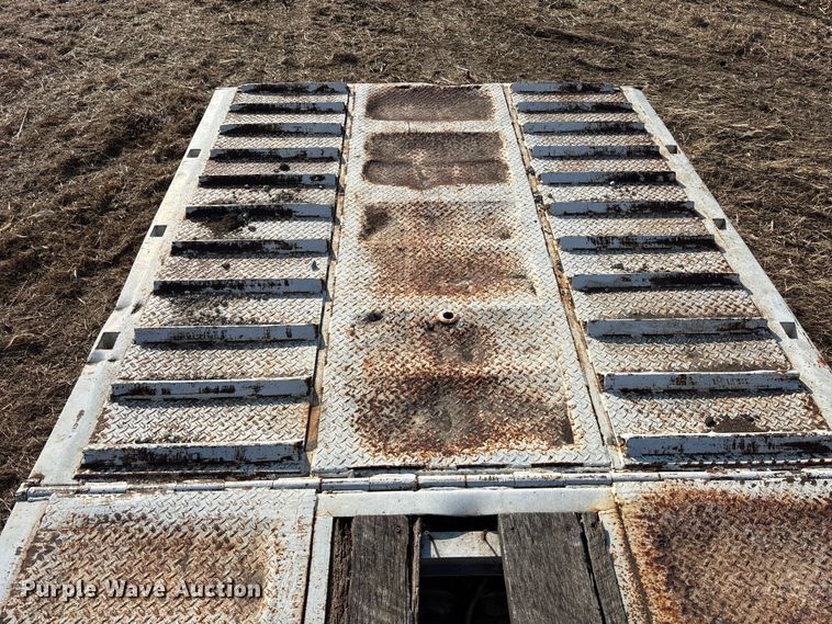 image for item FG1596 1980 Util drop deck equipment trailer