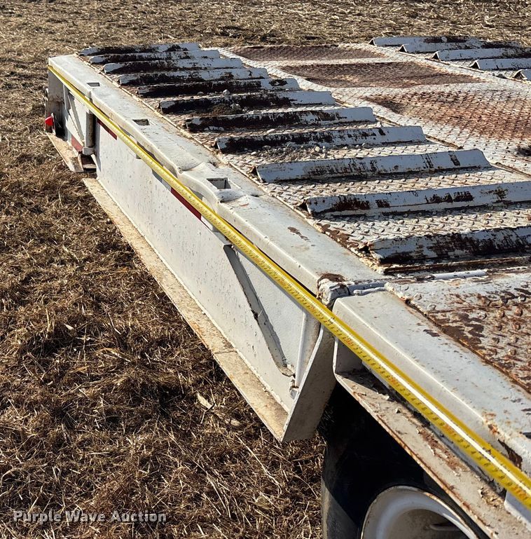 image for item FG1596 1980 Util drop deck equipment trailer