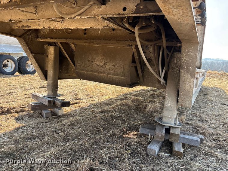 image for item FG1596 1980 Util drop deck equipment trailer