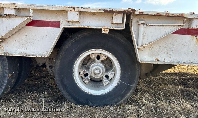 image for item FG1596 1980 Util drop deck equipment trailer