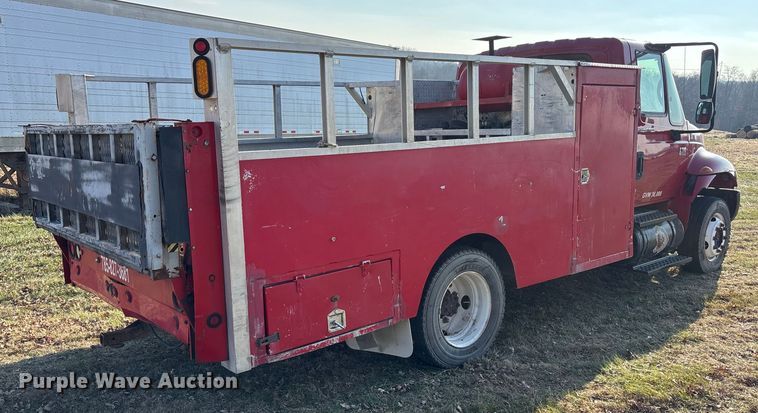 image for item FG1597 2007 International 4200 VT 365 utility / service truck