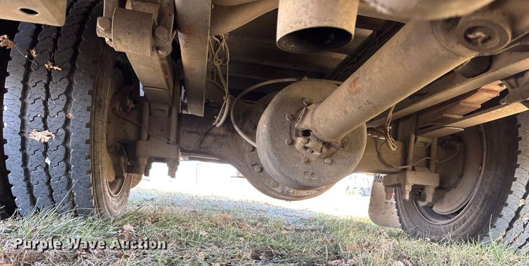 image for item FG1597 2007 International 4200 VT 365 utility / service truck