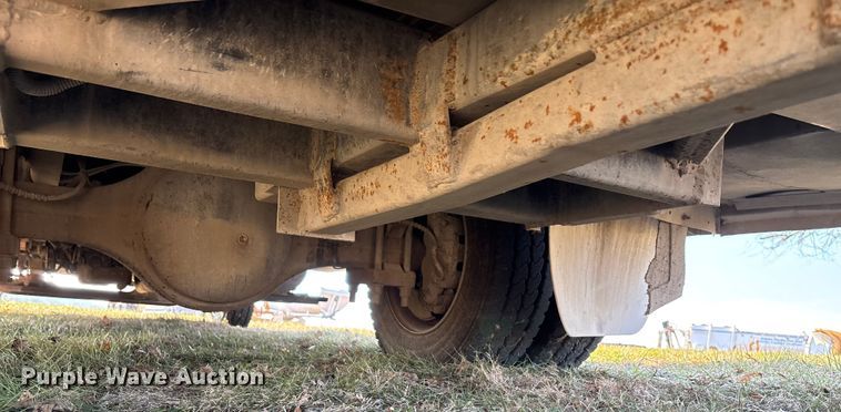 image for item FG1597 2007 International 4200 VT 365 utility / service truck