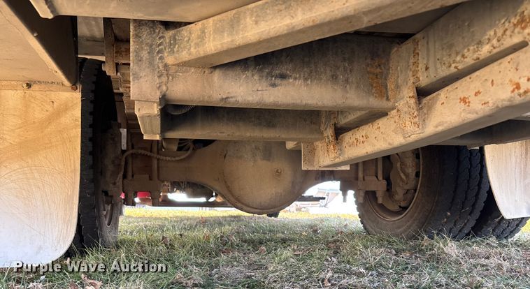 image for item FG1597 2007 International 4200 VT 365 utility / service truck