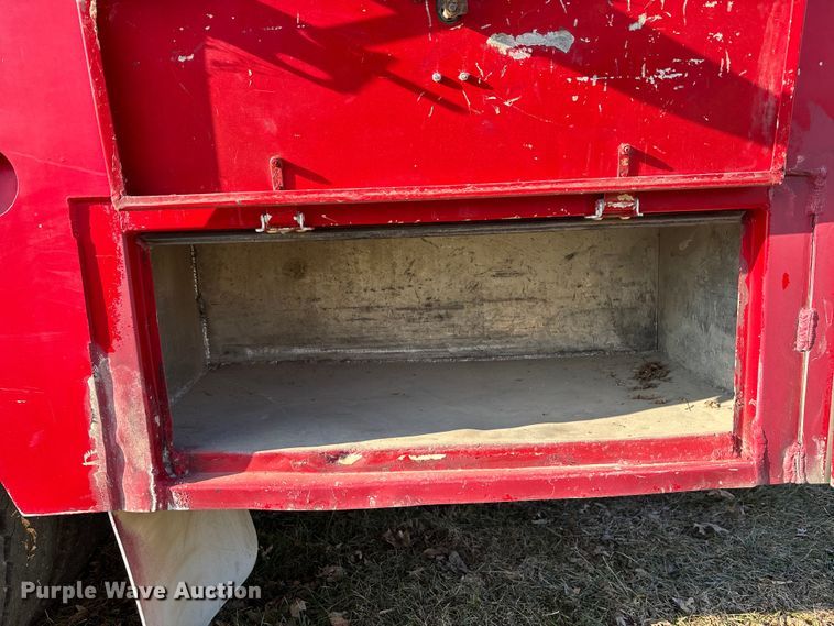 image for item FG1597 2007 International 4200 VT 365 utility / service truck