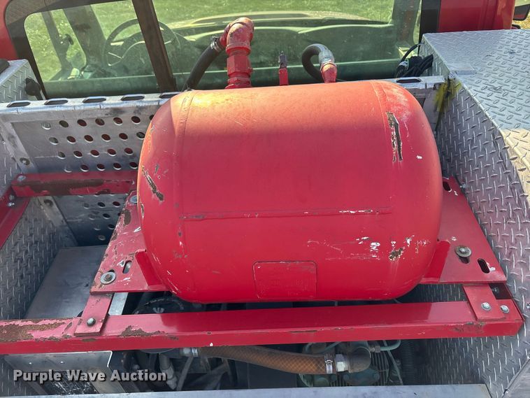 image for item FG1597 2007 International 4200 VT 365 utility / service truck