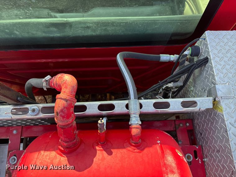 image for item FG1597 2007 International 4200 VT 365 utility / service truck