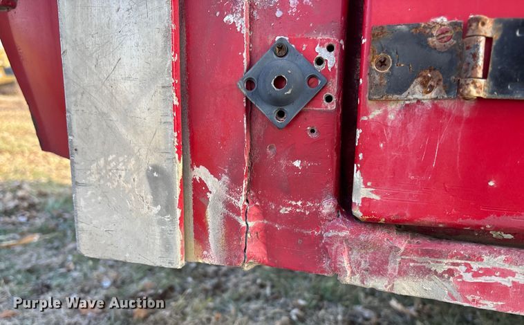 image for item FG1597 2007 International 4200 VT 365 utility / service truck