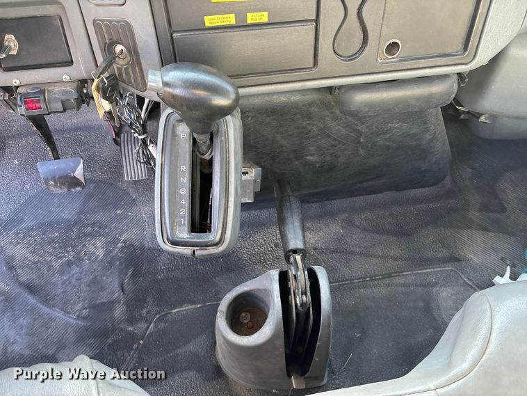 image for item FG1597 2007 International 4200 VT 365 utility / service truck