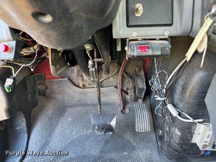 image for item FG1597 2007 International 4200 VT 365 utility / service truck