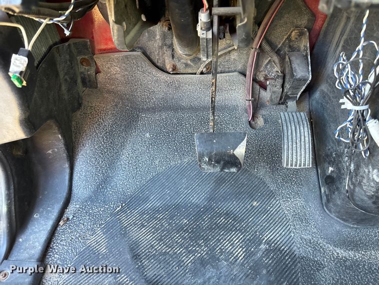 image for item FG1597 2007 International 4200 VT 365 utility / service truck