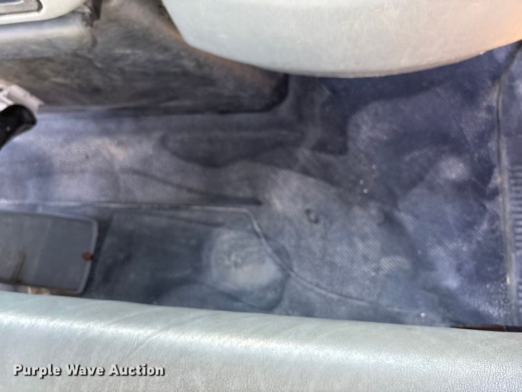 image for item FG1597 2007 International 4200 VT 365 utility / service truck