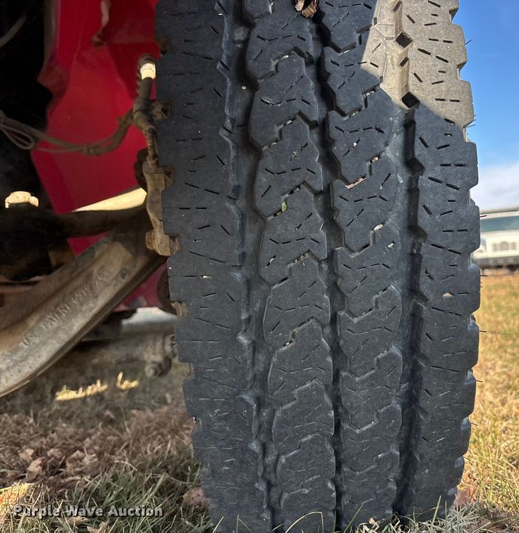 image for item FG1597 2007 International 4200 VT 365 utility / service truck