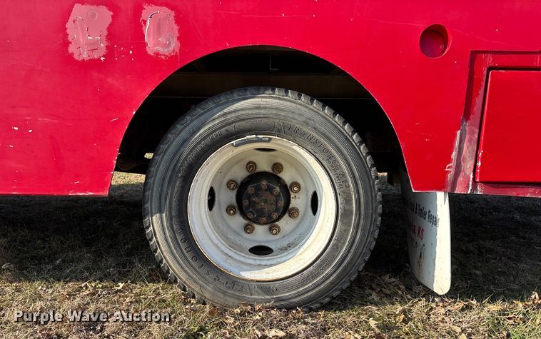 image for item FG1597 2007 International 4200 VT 365 utility / service truck