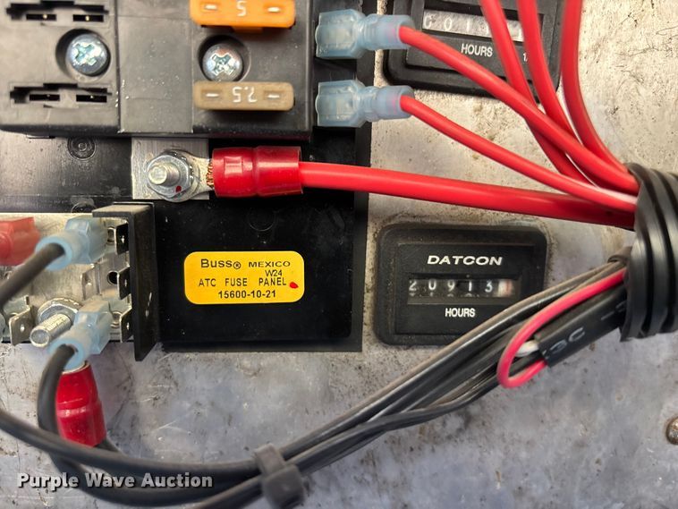 image for item FG1597 2007 International 4200 VT 365 utility / service truck