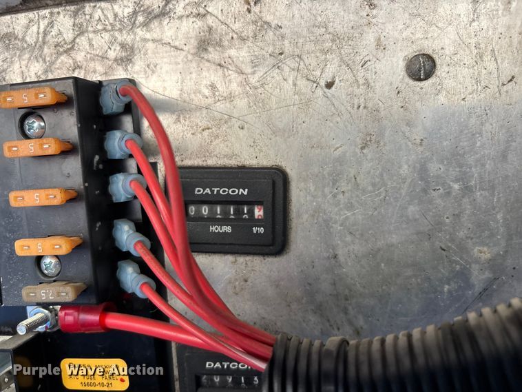 image for item FG1597 2007 International 4200 VT 365 utility / service truck