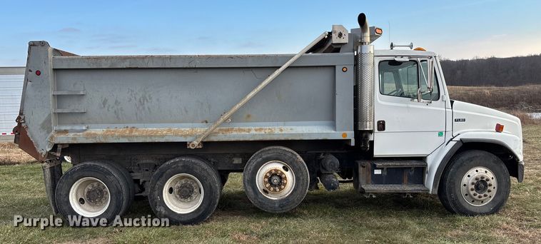 image for item FG1598 2000 Freightliner FL80 dump truck