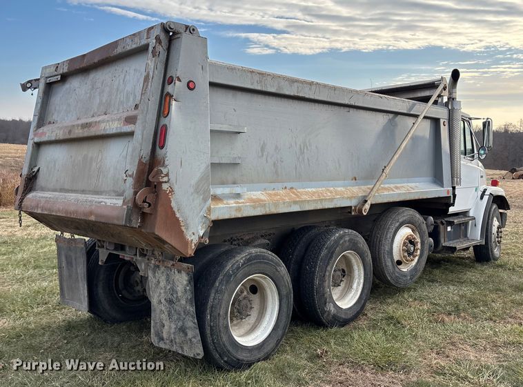 image for item FG1598 2000 Freightliner FL80 dump truck