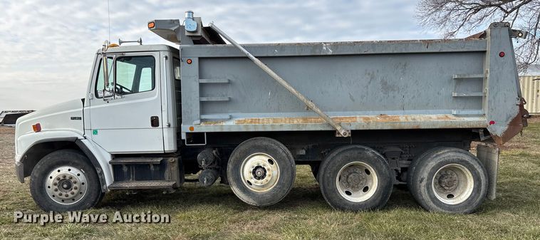 image for item FG1598 2000 Freightliner FL80 dump truck
