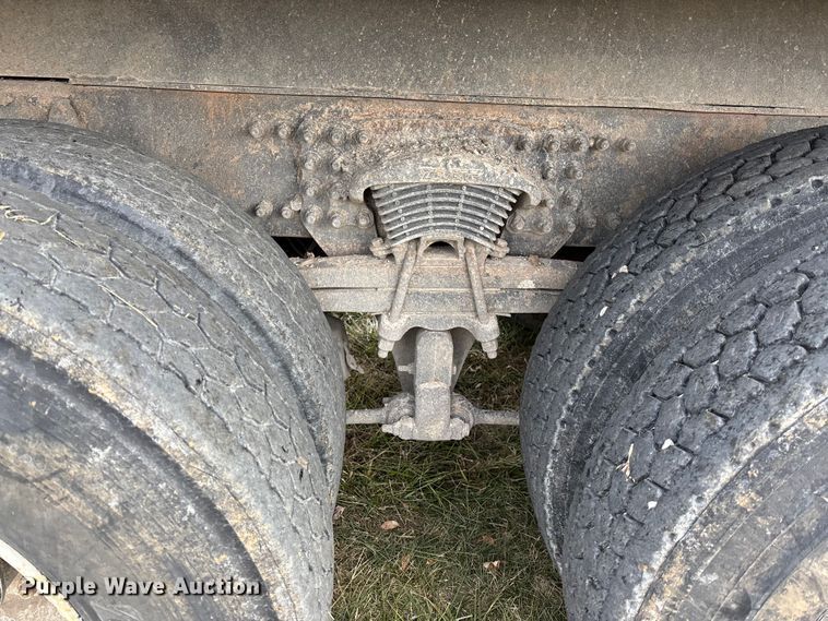 image for item FG1598 2000 Freightliner FL80 dump truck