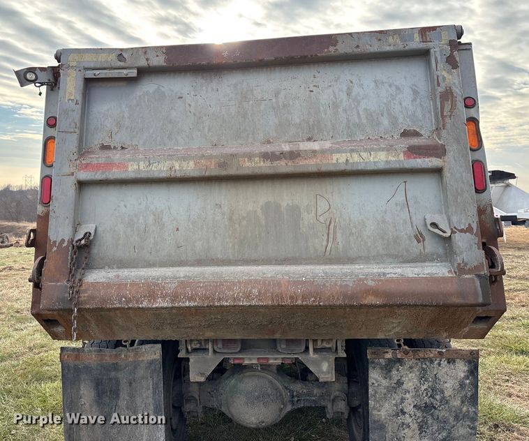 image for item FG1598 2000 Freightliner FL80 dump truck
